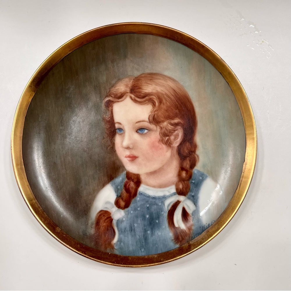 RARE Vintage 1975 St. Regis Fine China Japan Girl Portrait 6.5” Artist Signed‎